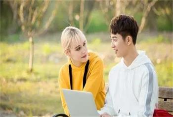 天津口語(yǔ)翻譯淺析同聲傳譯是什么意思？